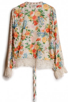 Blouse w/ Velvet Ribbon